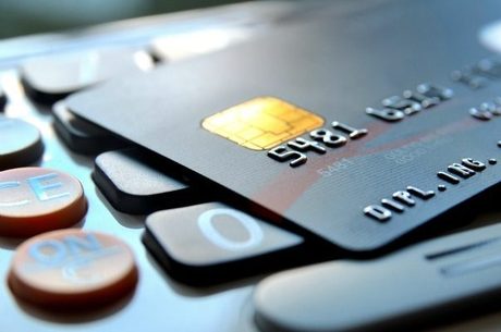 Crédito ou Débito? Descubra a Escolha que Pode Transformar Suas Finanças!