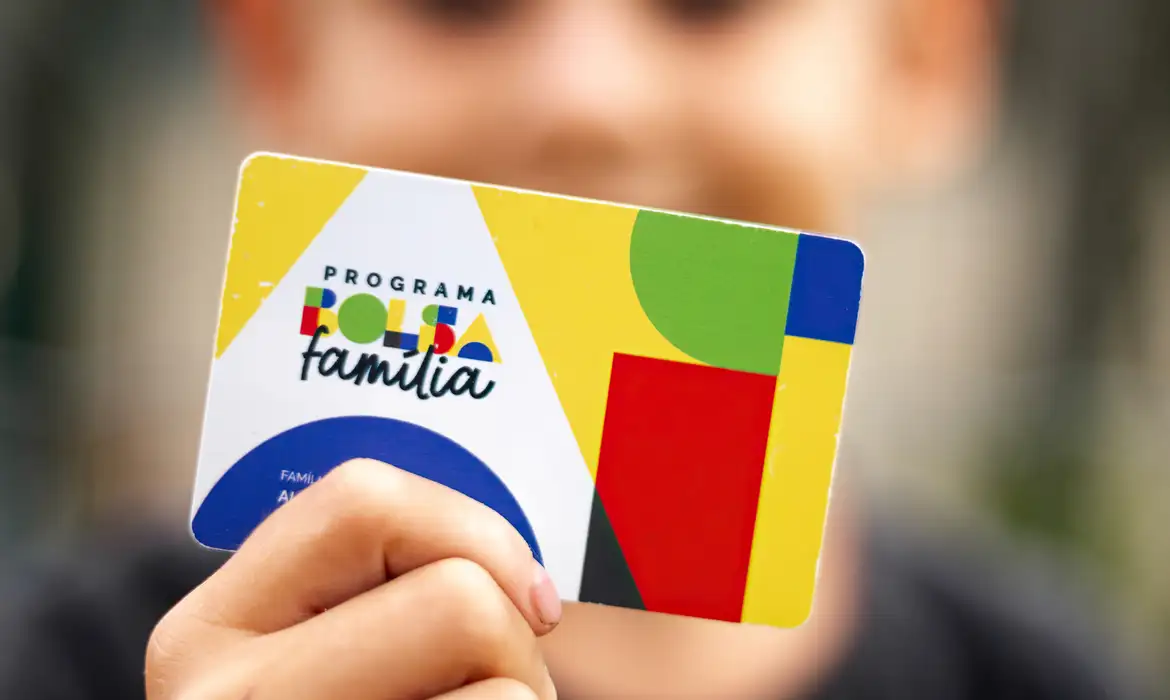 Bolsa Família em Risco? Entenda os Cortes Previstos no Orçamento